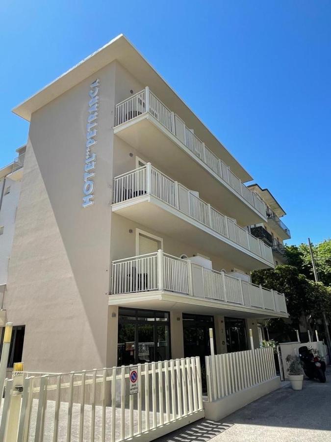 Hotel Petrarca リミニ エクステリア 写真