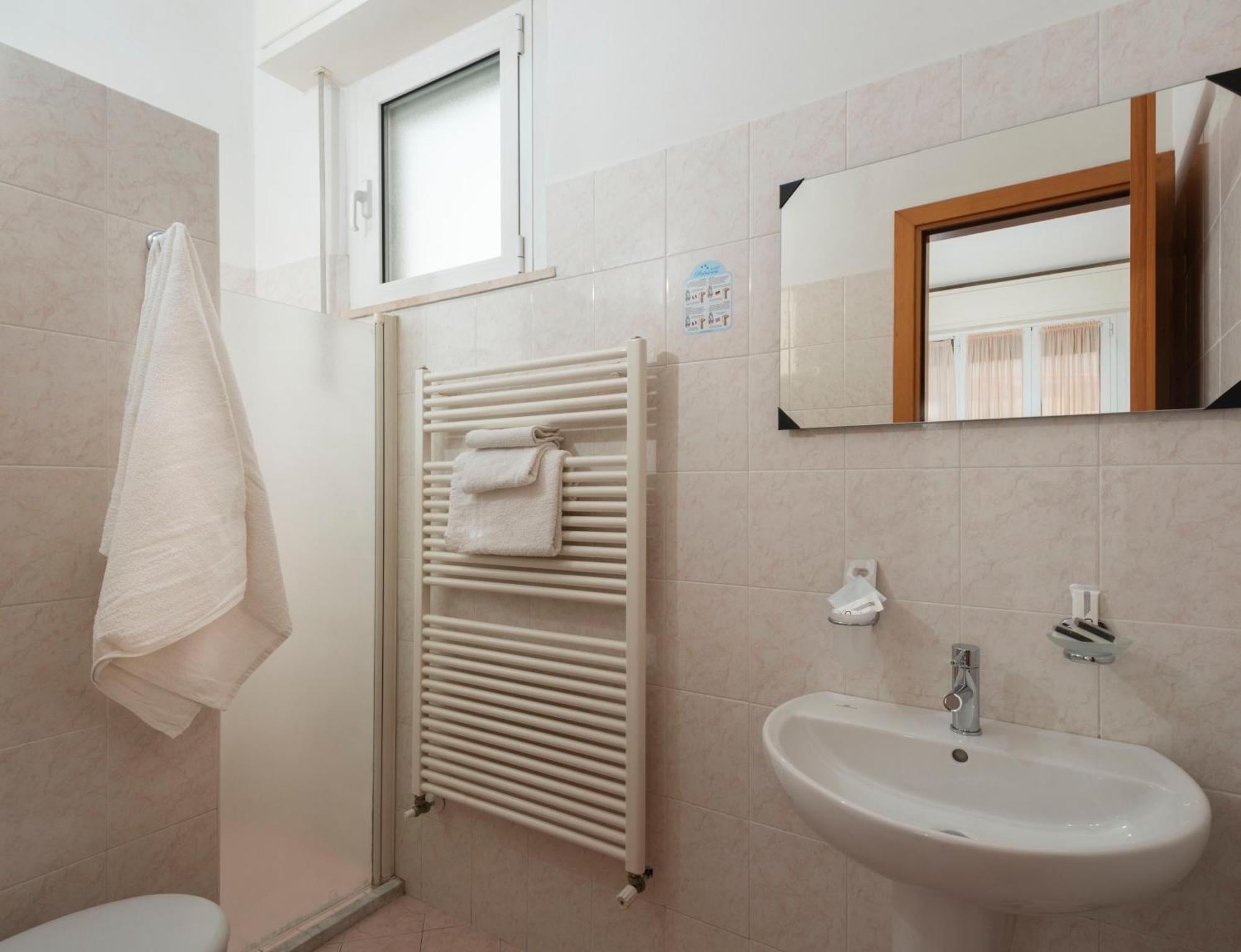 Hotel Petrarca リミニ エクステリア 写真