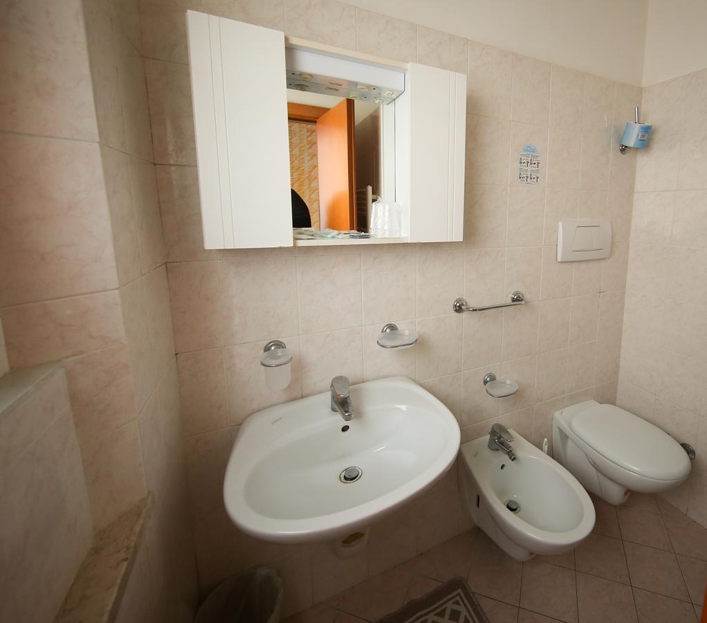 Hotel Petrarca リミニ エクステリア 写真