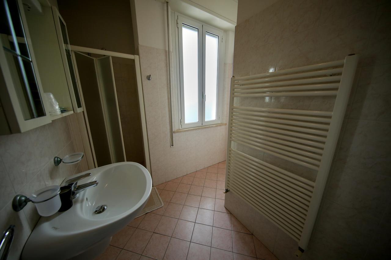 Hotel Petrarca リミニ エクステリア 写真