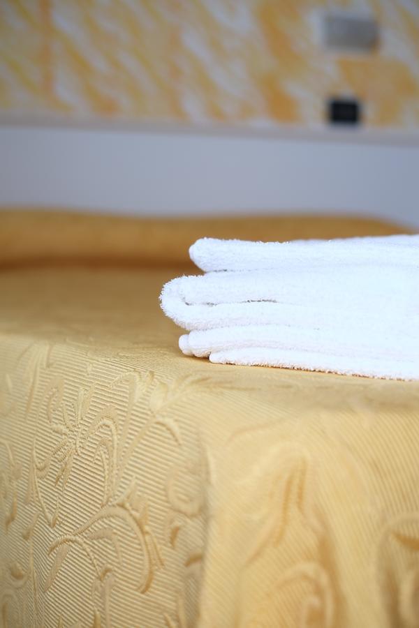 Hotel Petrarca リミニ エクステリア 写真