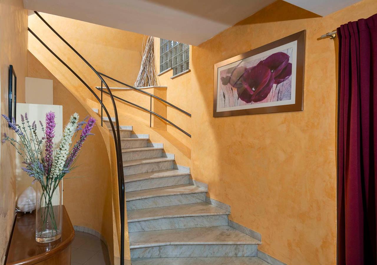 Hotel Petrarca リミニ エクステリア 写真